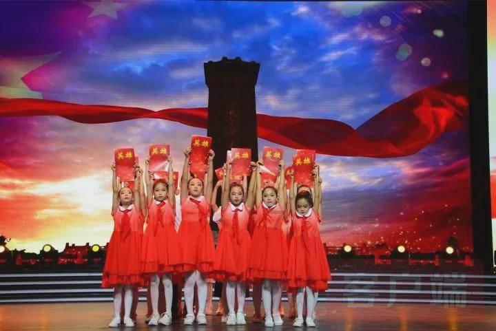 女孩清洁音乐室